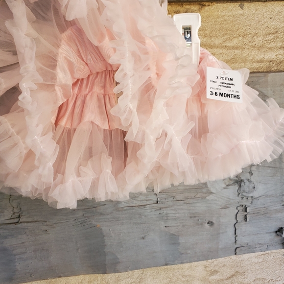 3-6 MONTHS GORGEOUS SPARKLING OUTFIT - Picture 12 of 14